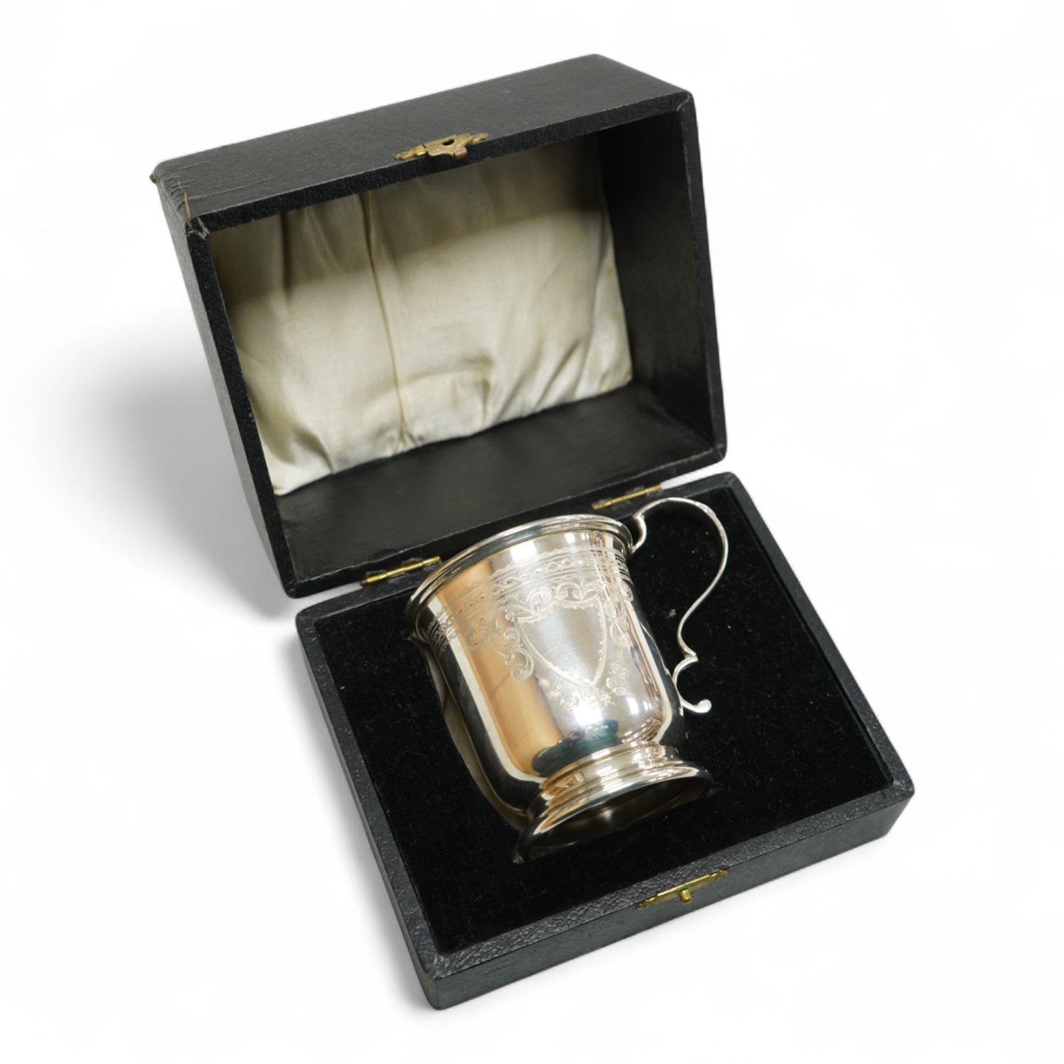 A George VI engraved silver christening mug, by Robert Pringle & Sons, London, 1936, 82mm, 2.8oz, in fitted case.